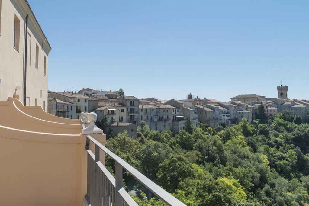 Gallery Hotel Recanati Bagian luar foto
